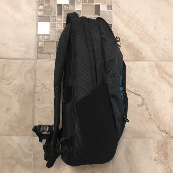 THULE LAPTOP BACKPACK - Picture 4 of 7